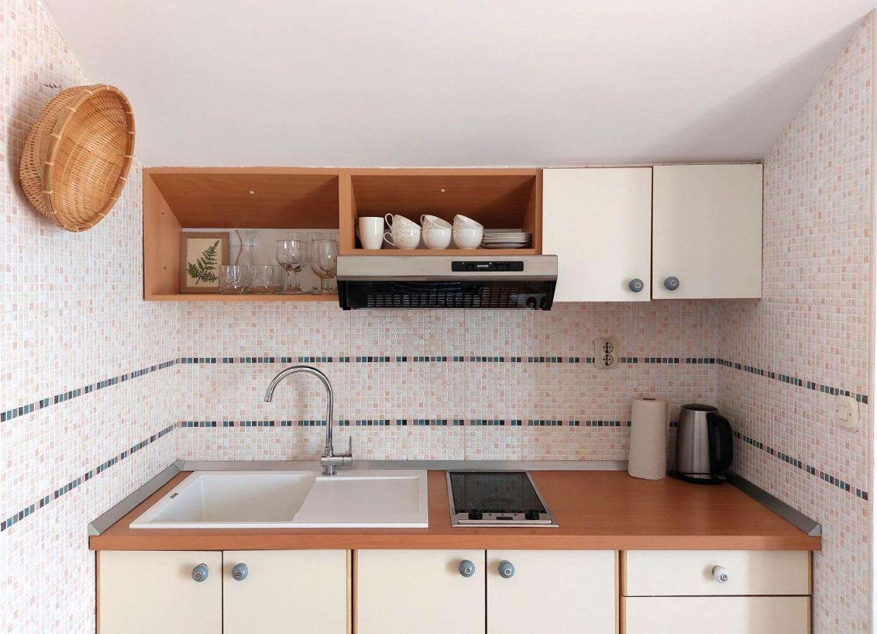 Apartments Natalia Супетар Экстерьер фото